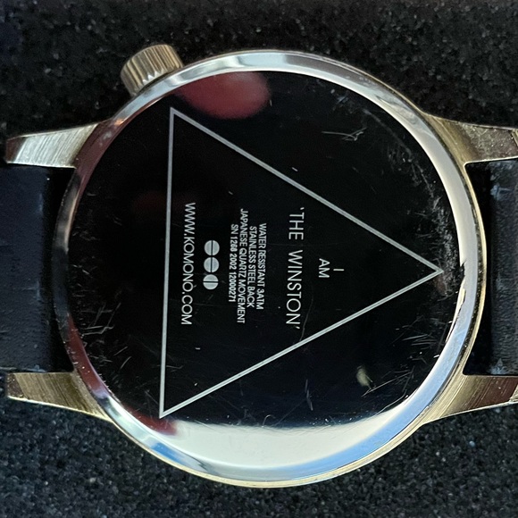 The Winston by Komono men’s watch, gold face, analog with leather band - Picture 3 of 4